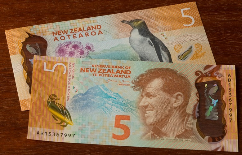 Billete-de-5-dólares-neozelandeses-2015