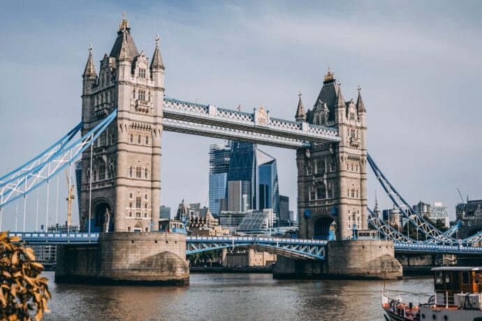 Puente de Londres (Charles Postiaux Unsplash)