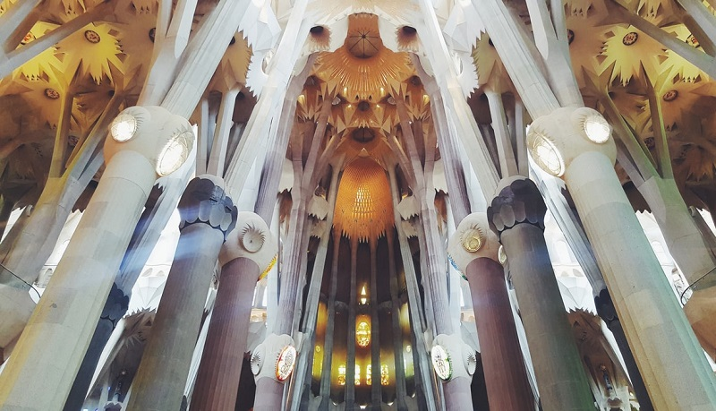 Sagrada Familia de Barcelona interior